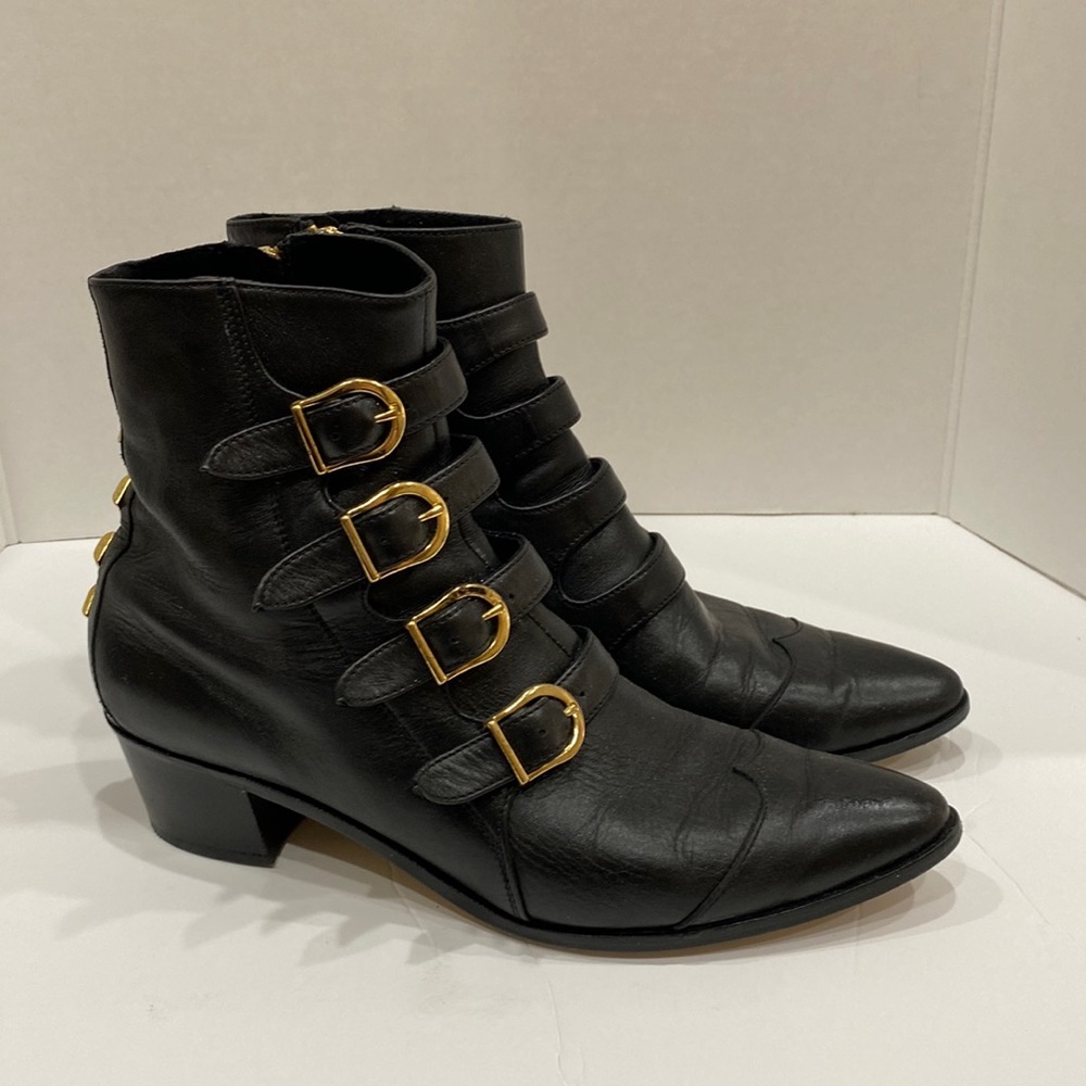 Modern Vice NYC bootie with gold accents size 39